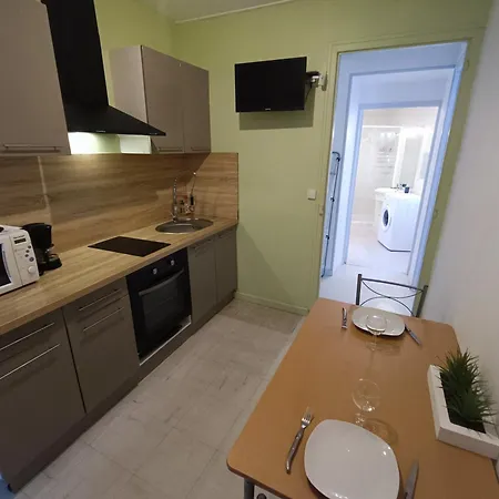 Appartement Tout Equipe A 600M Du Centre Thermal Lamalou-les-Bains Exterior photo